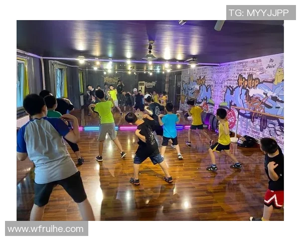 深圳街舞队的个人能力提升与团队协作的完美结合探讨